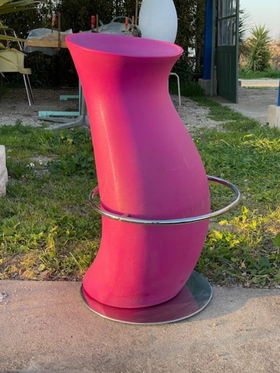 Image 1 of Set di 24 sgabelli di design moderno Memphis del 1980