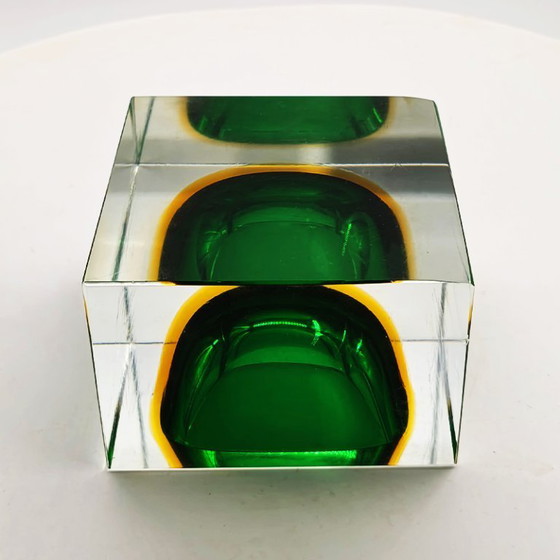 Image 1 of Rare cendrier carré en verre de Murano à l'uranium des années 1960, créé par Flavio Poli pour Seguso.