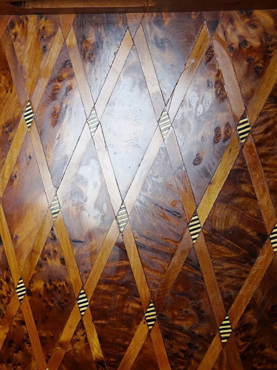 Image 1 of Bandeja grande con incrustaciones de madera de tuya limonera, artesanía marroquí de los años 80-90.