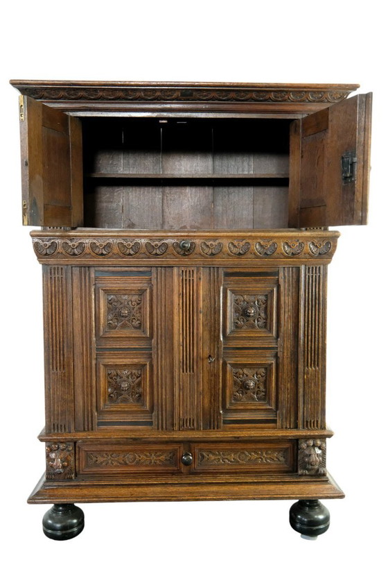 Image 1 of Fino armario Pilaster holandés del siglo XVII