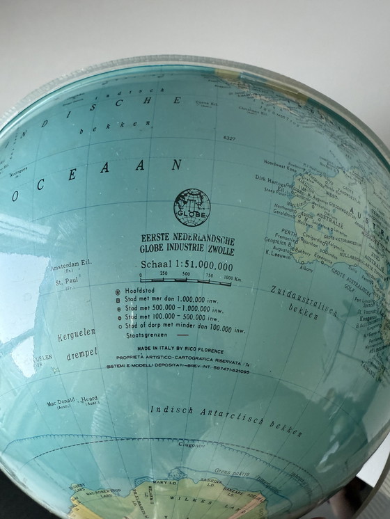 Image 1 of Mappamondo d'epoca