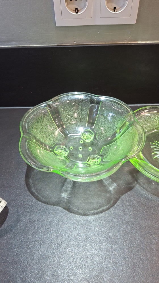 Image 1 of Fruitesse of uranium glass
