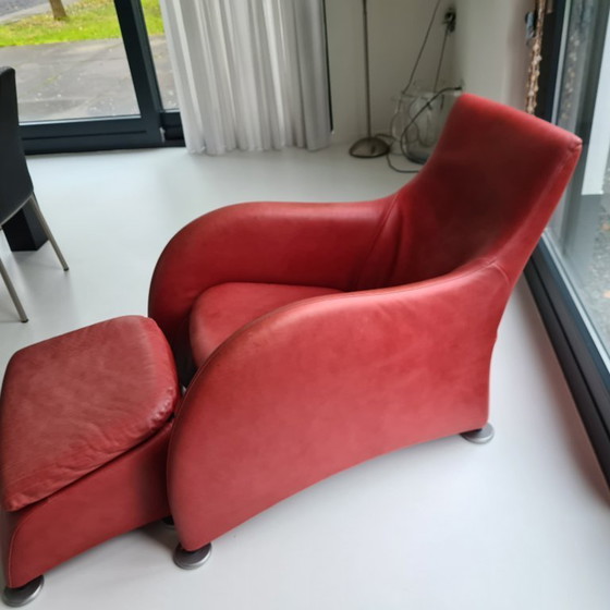 Image 1 of Sillón rojo Gerard van den Berg con reposapiés a juego