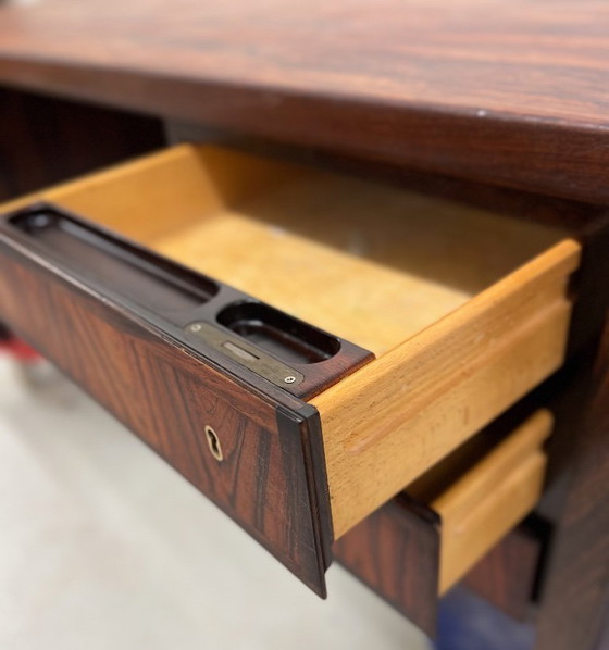 Image 1 of Gunni Omann Model 77 palissanderhouten bureau, jaren 60.