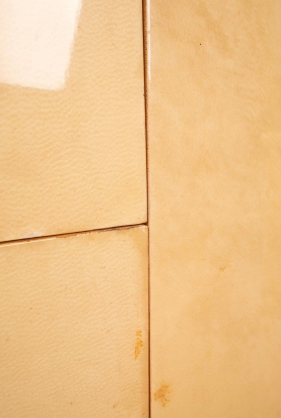 Luciano Frigerio Nettuno Credenza Curva in Pergamena per Frigerio di Desio 1970 – Cassettiere, Brass (photo 20 of 27)