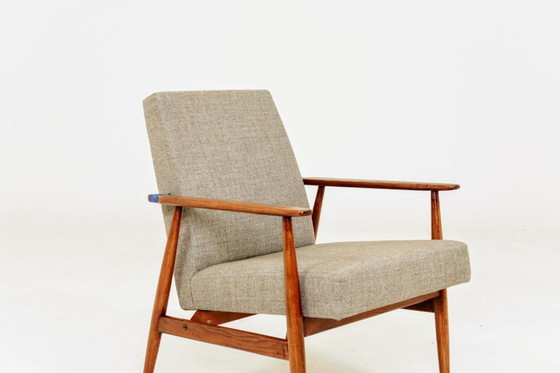 Image 1 of Scandinavische loungestoel met grijze zachte bekleding | Opgeknapte vintage fauteuil