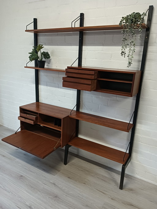 Poul Cadovius, Royal System Dinamarca, unidad de pared modular