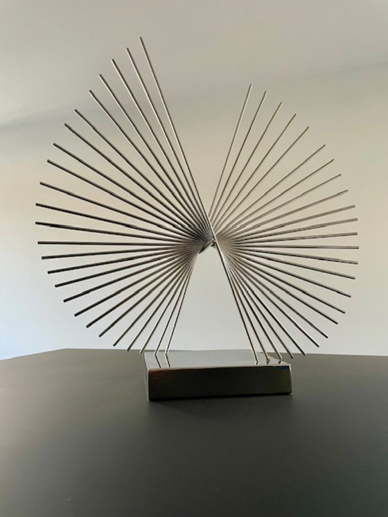 Image 1 of Scultura futuristica in filo cromato