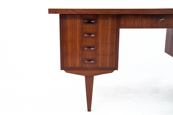 Image 1 of Bureau danois en teck, années 1960.
