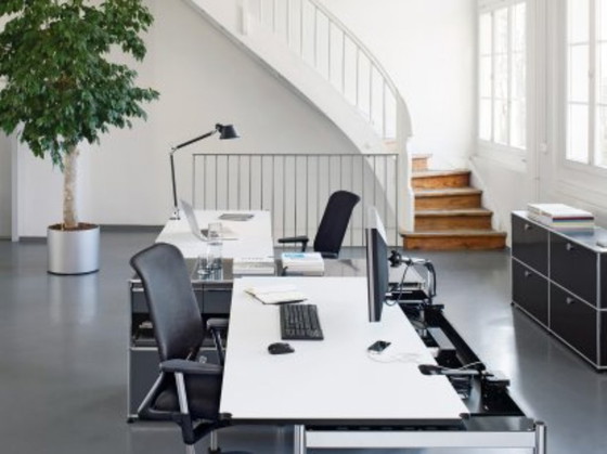 Table USM Haller Advanced + conteneur à roulettes – Prix fixe – Bureaux, Chrome (photo 10 of 18)