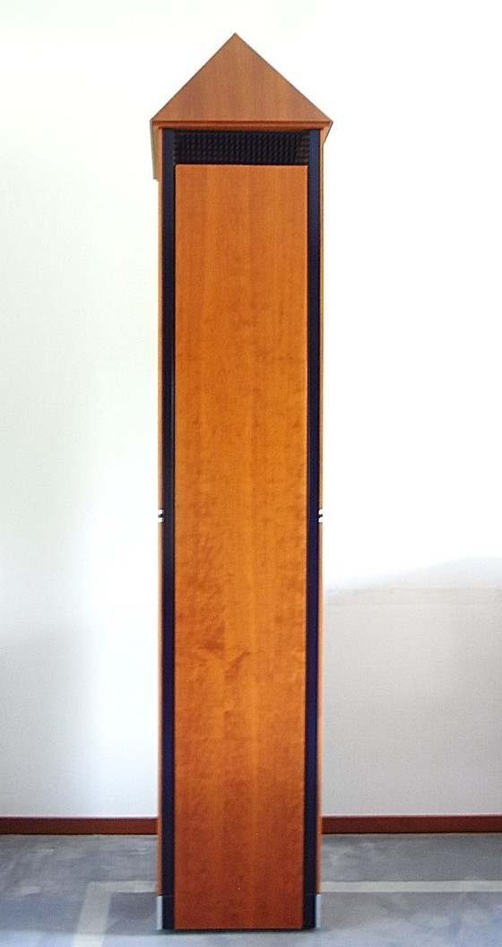 Image 1 of Armoire colonne postmoderne, en bois de cerisier, pièce unique des années 1980