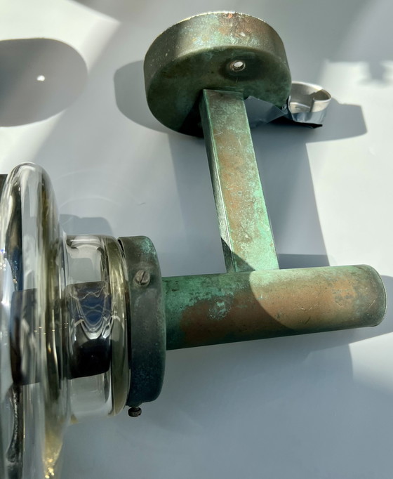 Image 1 of Esclusiva applique di metà secolo in ottone e vetro (ca. anni '70)