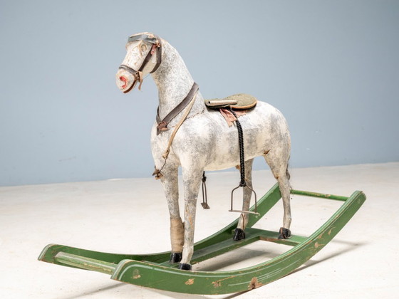 Image 1 of Cavallo a dondolo antico in legno, giocattolo vintage con patina originale