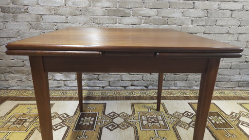 Table de salle à manger danoise en teck avec rallonges 6 à 8 personnes 1970