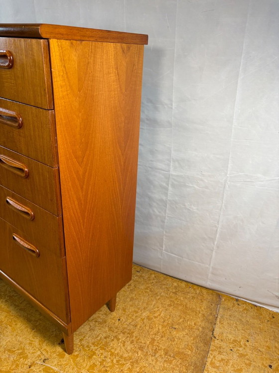 Grote ladekast van teakhout in retro vintage mid-century stijl van G Plan 1960. Breng de elegantie van – GPlan (photo 5 of 7)