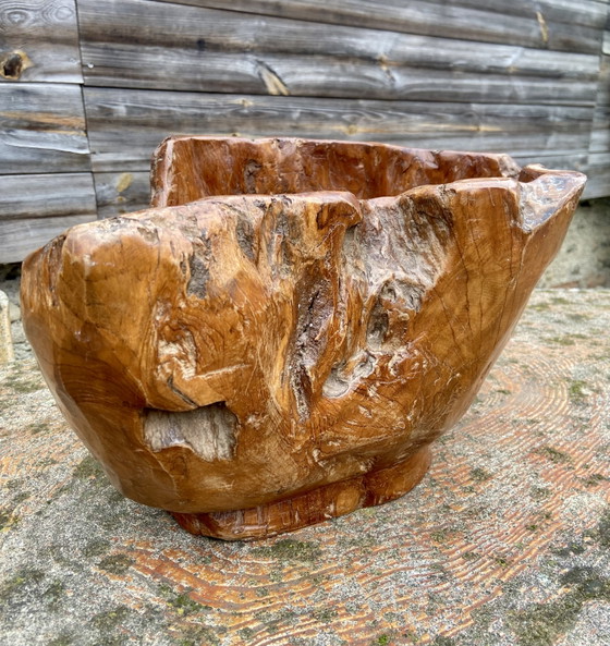 Image 1 of Grote Franse brutalistische houten schaal, handgesneden decoratief middelpunt