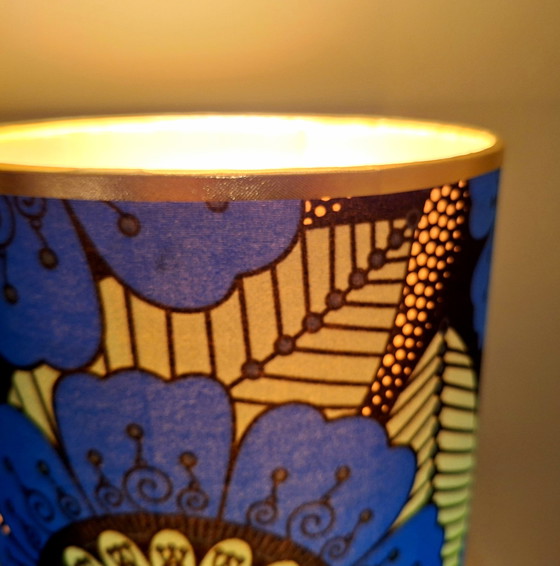 Image 1 of Handgesneden houten lampvoet met nieuwe lampenkap – karaktervol uniek stuk