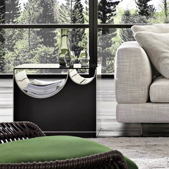 Image 1 of Minotti Waves bijzettafel