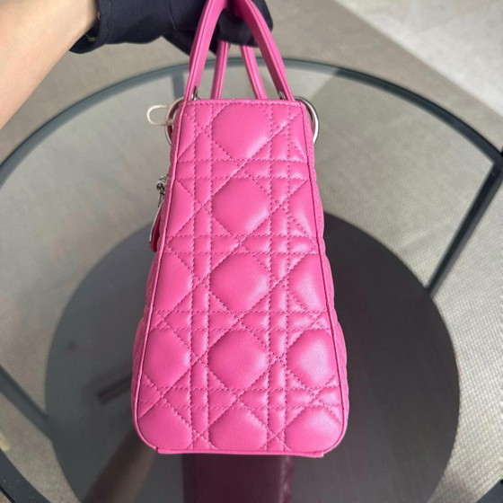 Image 1 of DIOR LADY MEDIUM - PELLE DI AGNELLO CANNAGE ROSA BARBIE CINTURINO CON DETTAGLI ARGENTO