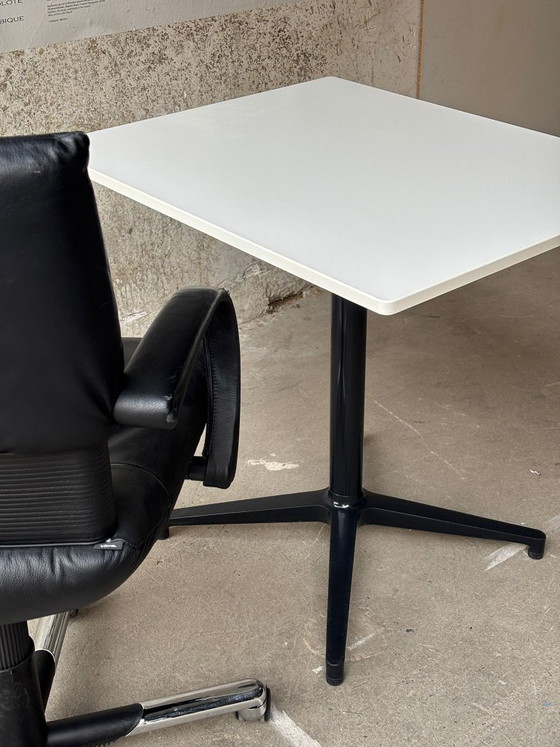 Tavolino da bistrot Vitra di Ronan & Erwan Bouroullec – Bianco – 64 × 79,6 × 74 cm – Tavolini, Other (photo 6 of 7)