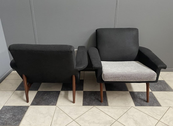 Image 1 of Set van twee zwart-witte fauteuils uit de jaren 60.