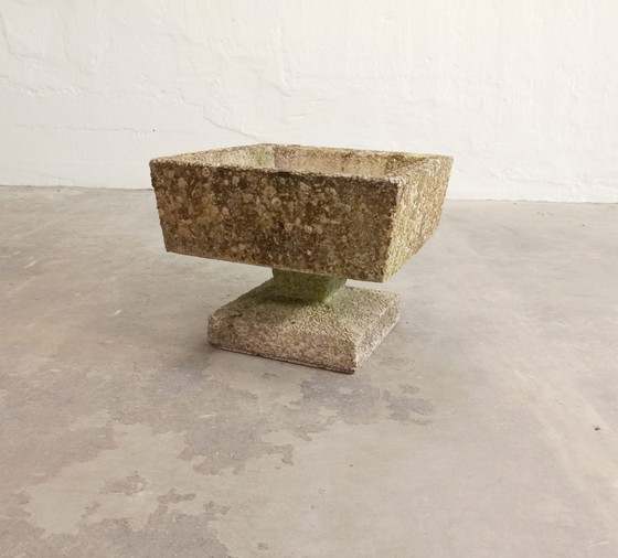 Image 1 of Vintage beron outdoor planter