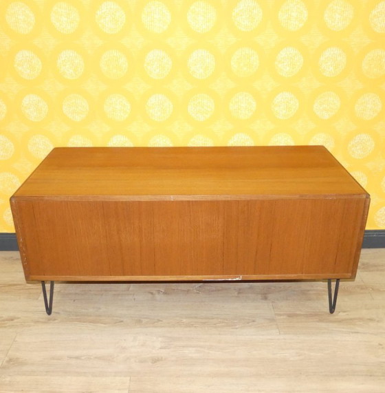 Image 1 of 60er Jahre Dyrlund Lowboard Teak Hifi-Sideboard Hairpin legs TAMBOUR danish design made in denmark 