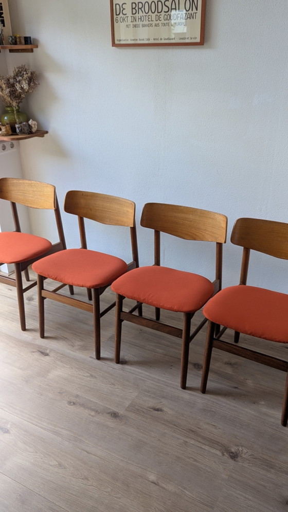 Image 1 of Lot de 4 chaises scandinaves Farstrup Møbler années 1960, assises orange en teck