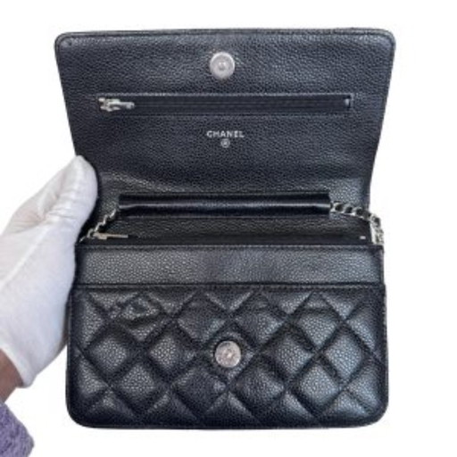 Portafoglio Chanel con catena in caviale