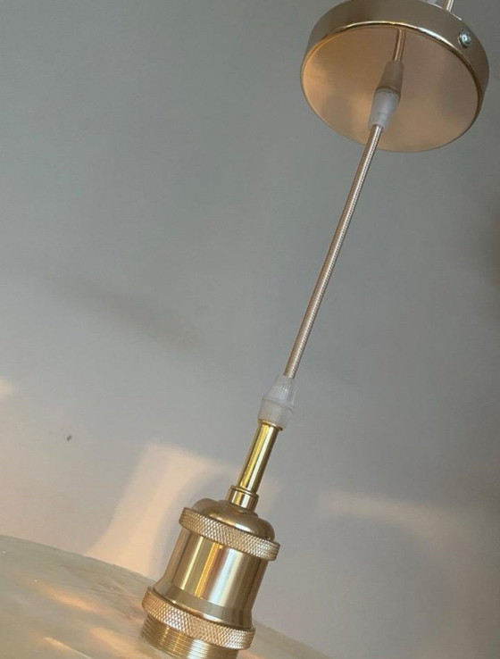 Image 1 of Set Van 2 Capiz Schelpen Hanglampen Parelmoer Schelp Gouden Details ! Luxe Uitvoering