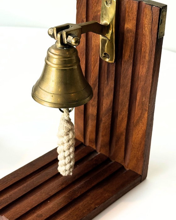 Image 1 of Sujetalibros de teca y latón con estética náutica