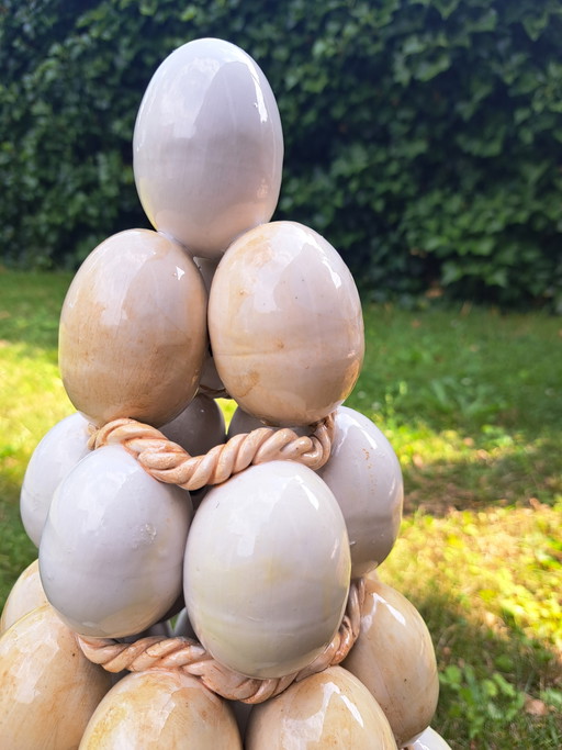 Mid-Century Italiaanse Keramische Eier-Pyramide / Trompe-l'œil XXL