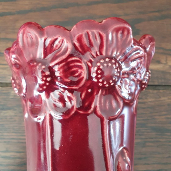 Image 1 of Rode vaas met bloemendecoratie, getekend, PPI 370-20