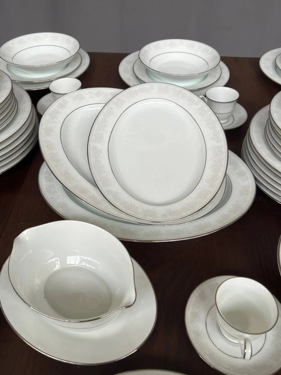 Servizio da tavola in porcellana Noritake, 114 pezzi. – Stoviglie, Porcelain (photo 4 of 10)