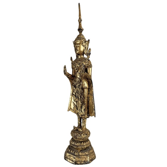 Statua di Buddha Thai Dorata – Buddha Reale Rattanakosin con Abhaya Mudra – Circa – Sculture, Bronze, Brass (photo 8 of 10)