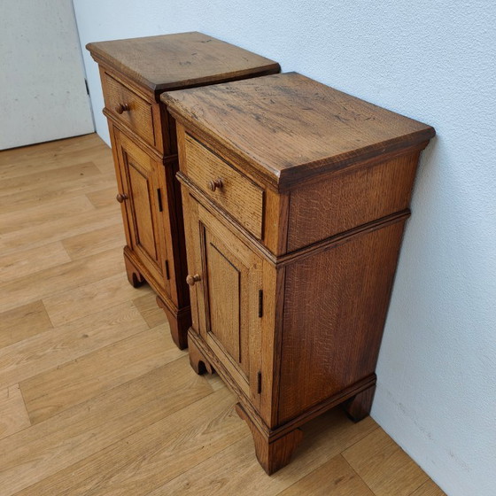 Image 1 of Set antiker Nachttische und Beistelltische aus Eiche