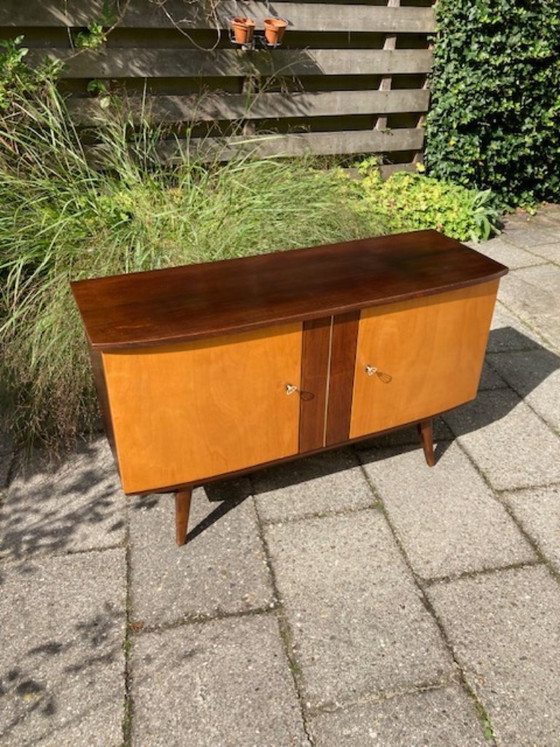 Groot Vintage Dressoir Met Dubbele Deuren – Wood (photo 2 of 6)