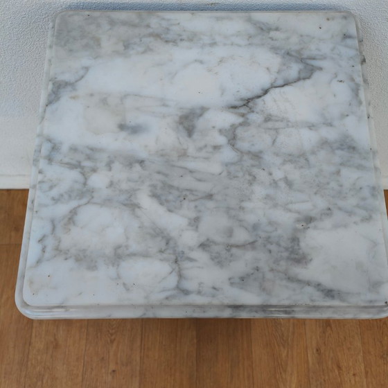 Image 1 of Table de chevet ancienne vintage avec plateau en marbre