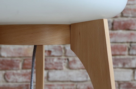 Image 1 of Lampada da terra, paralume in vetro bianco, base in legno, era spaziale, metà secolo, anni '60