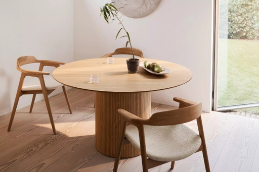 BoConcept Santiago Round Dining Table, extendable 135/181 x 75 cm