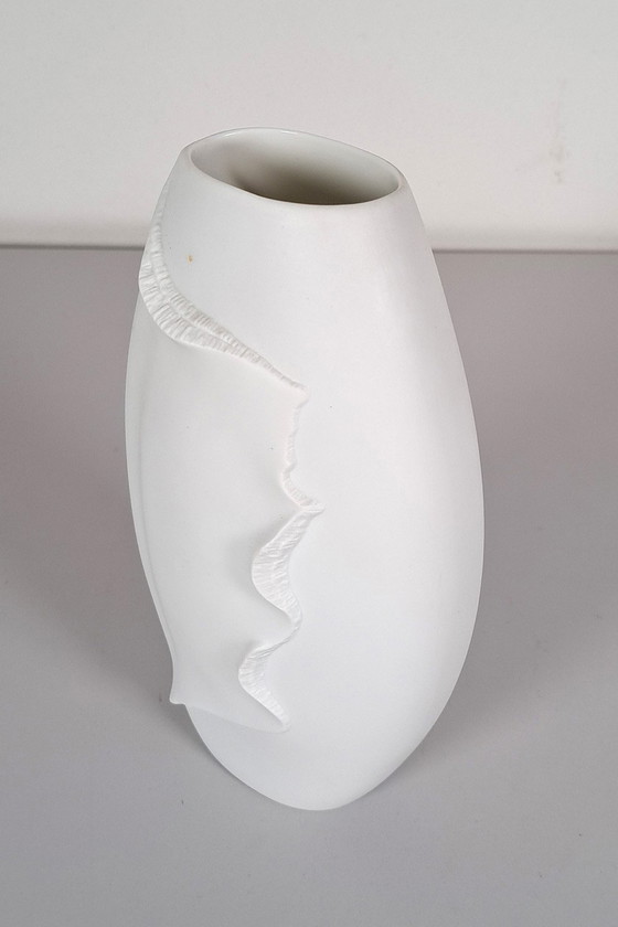 Image 1 of Porcelain Kaiser vase