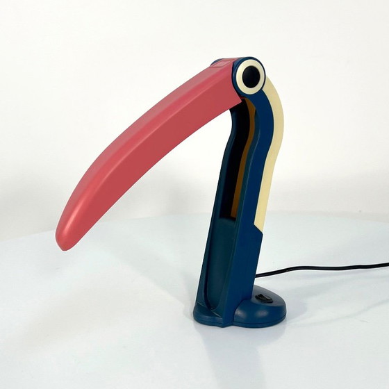 Blue & Pink Toucan Lamp by H.T. Huang for Huanglite, 1980s, Table lamps, Plastic (photo 2 of 6)