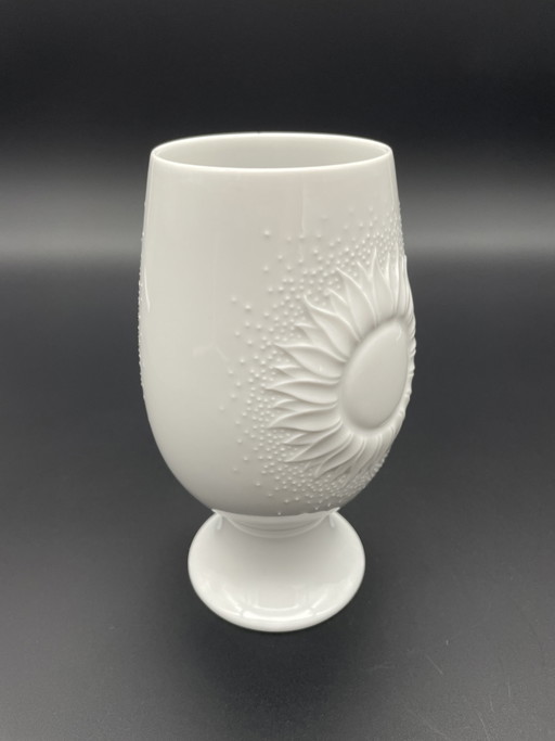 Alboth & Kaiser footed vase with sunflower relief, 1960s – vazen, Porcelain (photo 2 of 5)