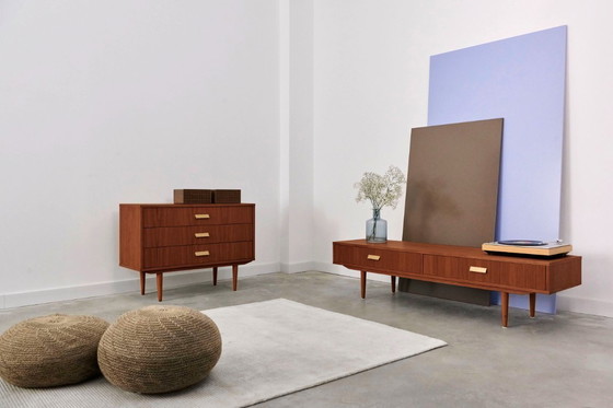 Image 1 of Cabinet with drawers P02