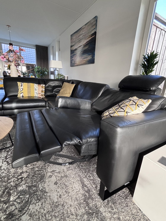 Image 1 of Magnifique canapé d'angle Montel en cuir noir avec section de relaxation électrique