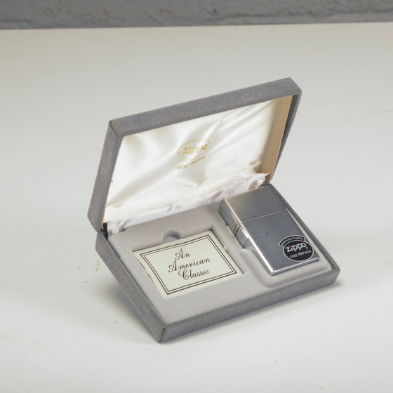 Accendino Zippo Vintage Nuovo con Scatola – Oggetti decorativi, Metallo (photo 3 of 5)
