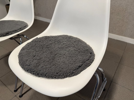 Vitra | Eames | DSS | Blanc | Empilable | 2 pièces – Chaises de salle à manger, Plastique, Textile (photo 7 of 12)