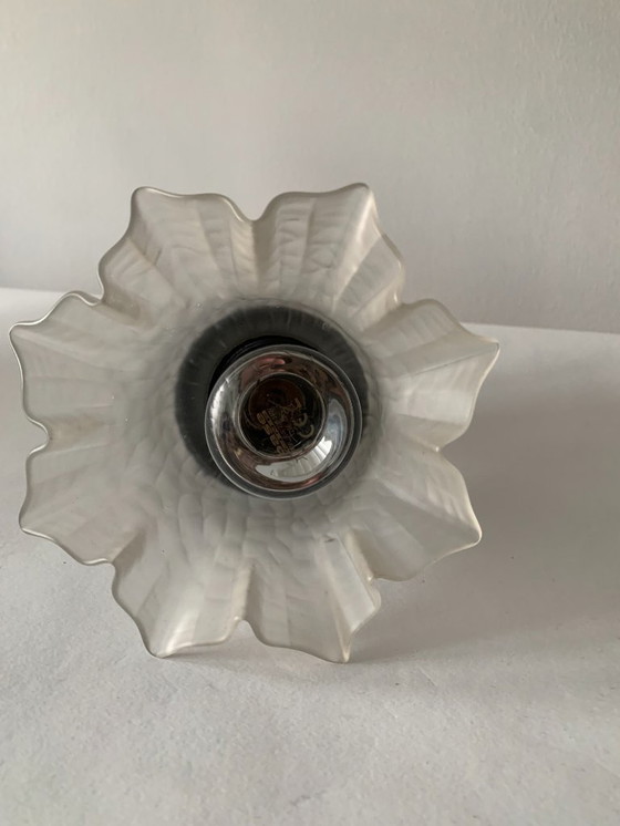 Image 1 of Deckenlampe aus Bakelit mit mattiertem Glasschirm aus den 1930er Jahren