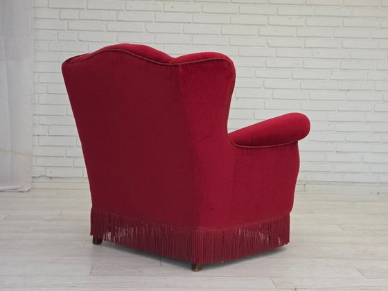 Image 1 of 1960s, fauteuil danois, velours rouge, pieds en hêtre.