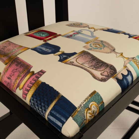 Chaise High Ingram Postmoderne Charles R. Mackintosh avec Tissu Fornasetti Alivar (photo 18 of 27)